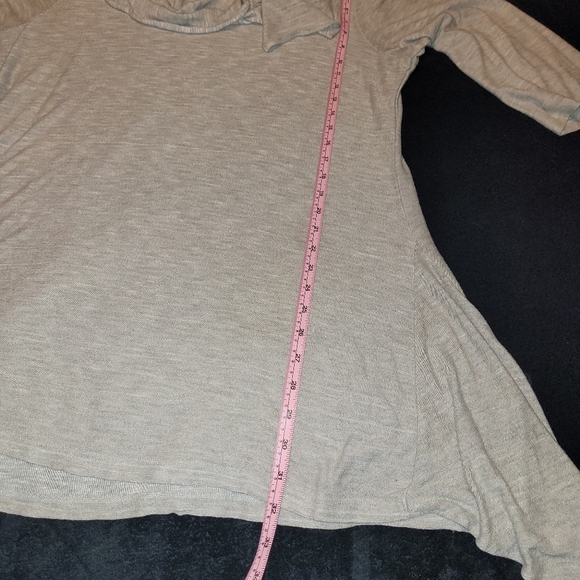 Plus Size grey cowl neck shirt size 20 - Picture 6 of 6